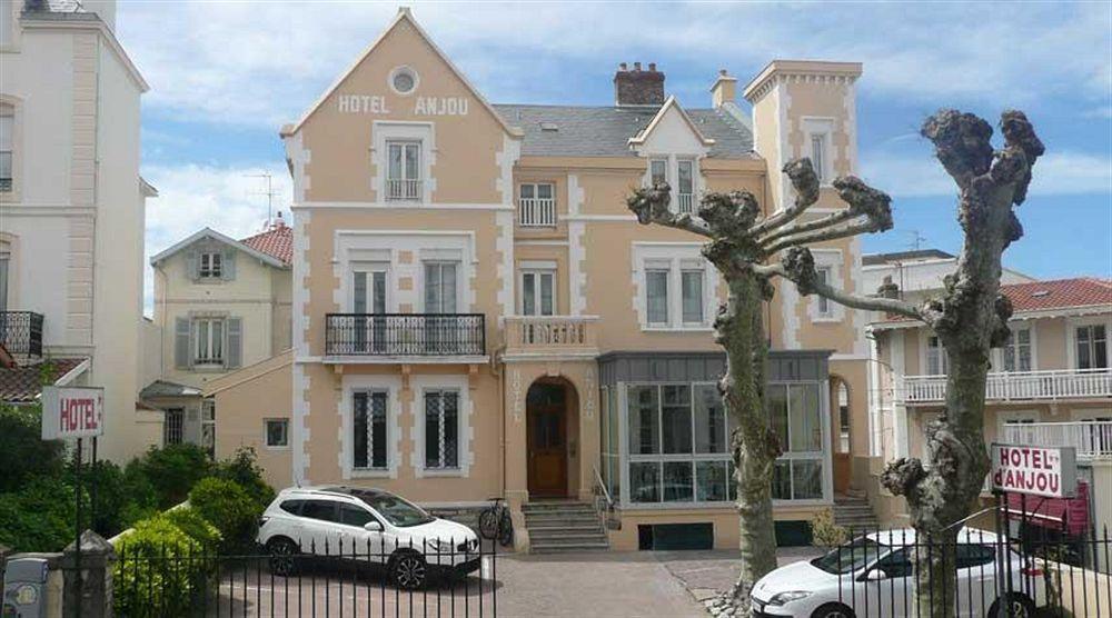 Alfred Hotels Les Halles Biarritz Exterior photo