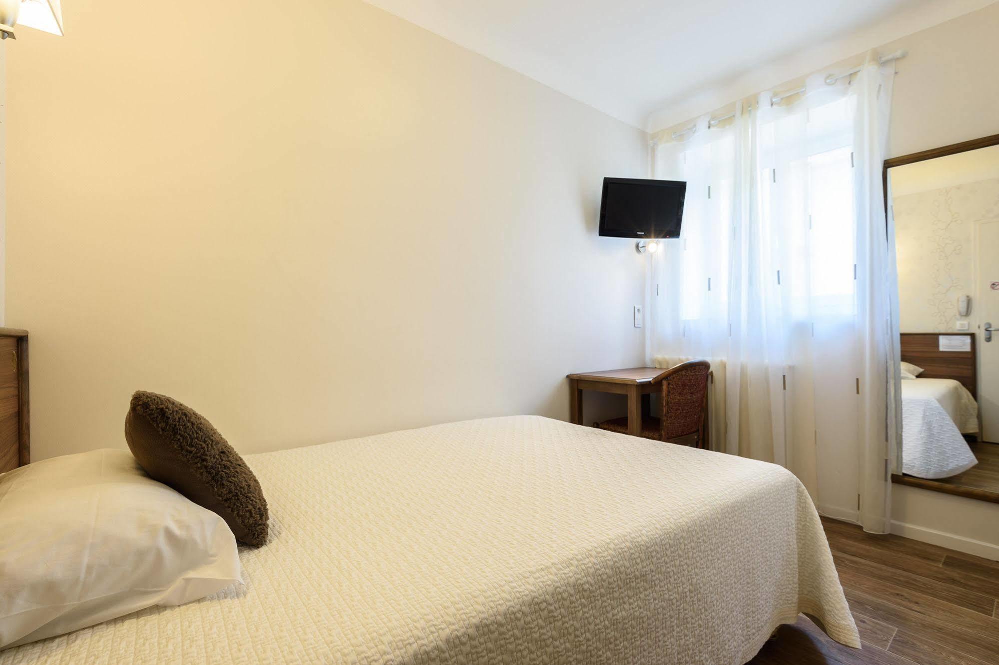 Alfred Hotels Les Halles Biarritz Exterior photo
