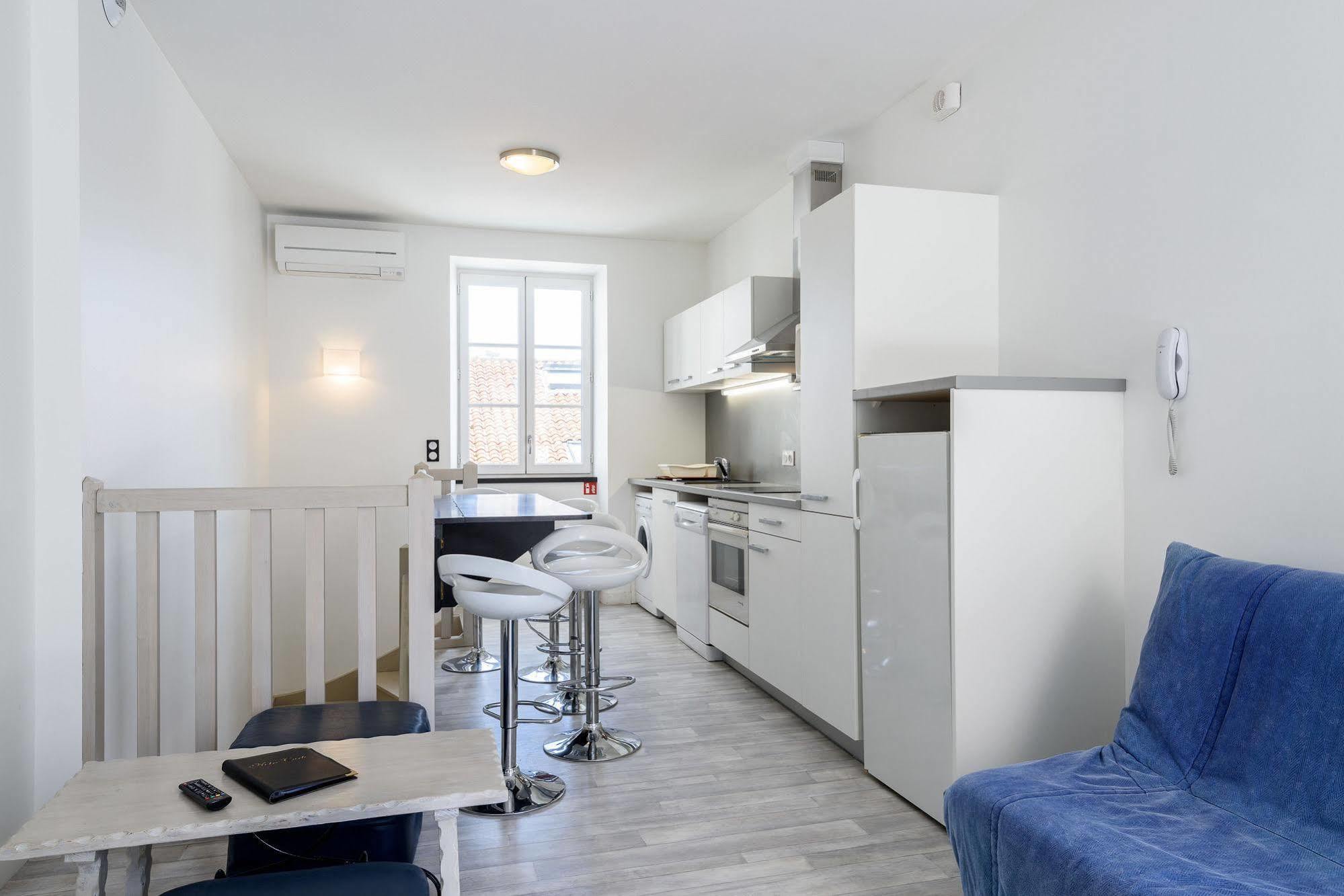 Alfred Hotels Les Halles Biarritz Exterior photo