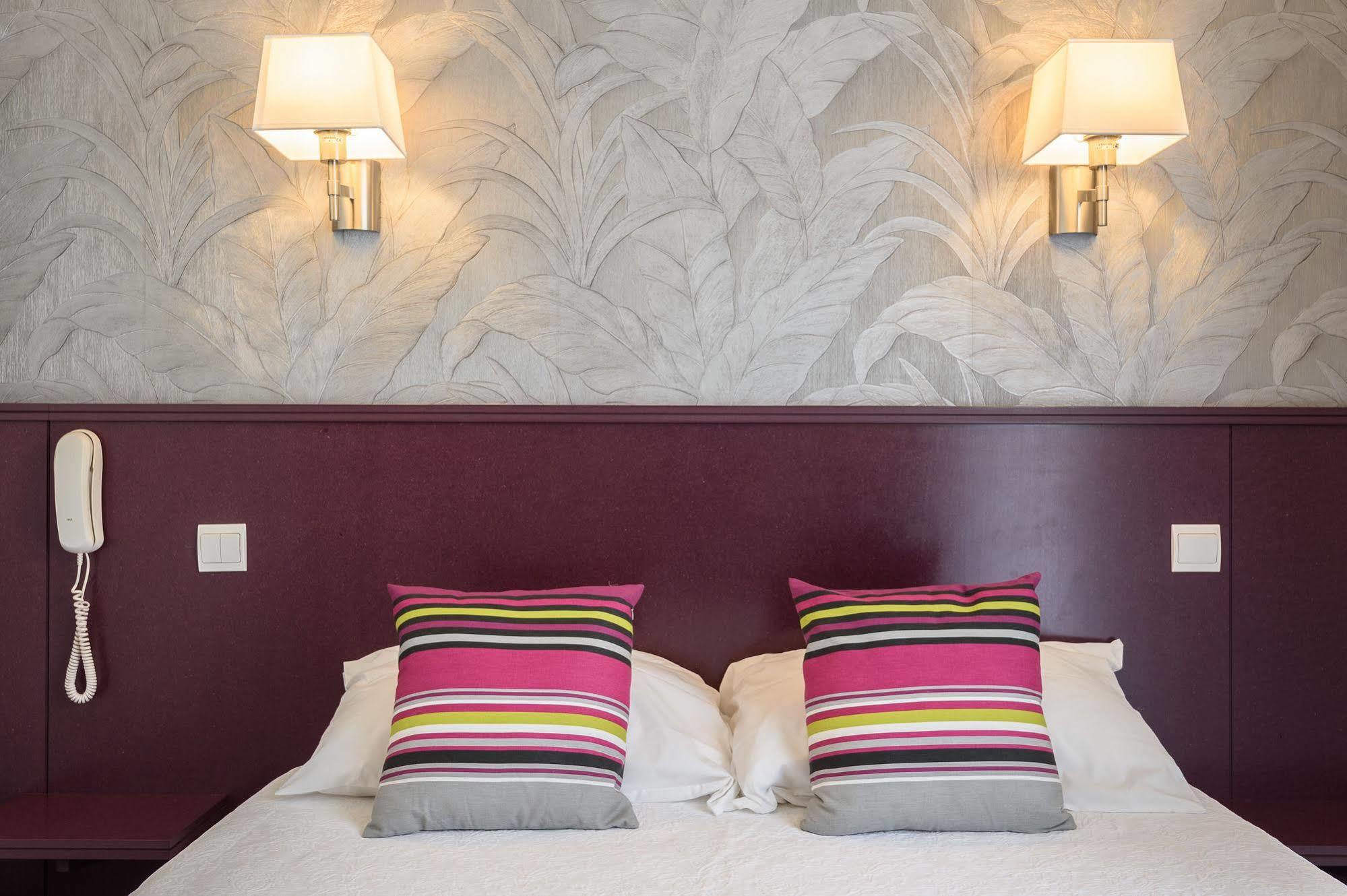 Alfred Hotels Les Halles Biarritz Exterior photo